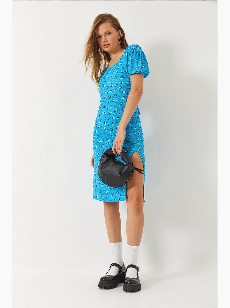 Robe fleurie à manches courtes et col carré avec fente dans le dos lucci Bleu clair - Kiabi