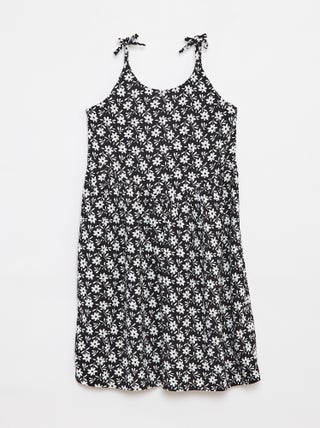 Robe fluide à fines bretelles et motif all over
