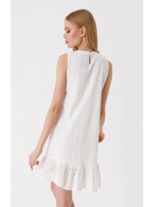 Robe Fluide sans Manche - Kiabi