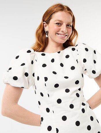 Robe forme ballon à manches courtes
