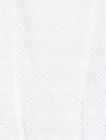 Robe forme boule avec broderies anglaises