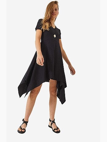 Robe froissée asymétrique à manches courtes et col en v lucci