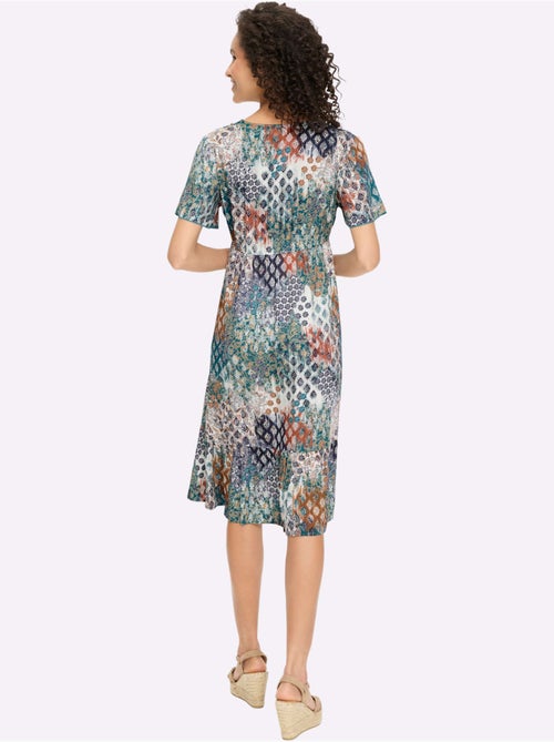 Robe imprimée imprimé mode - taille standard - helline - Kiabi Robe imprimée imprimé mode - taille standard - helline - Kiabi