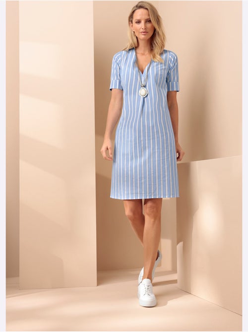 Robe imprimée motif à rayures mode - taille standard - helline - Kiabi Robe imprimée motif à rayures mode - taille standard - helline - Kiabi