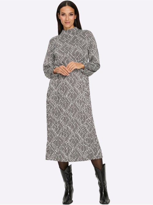 Robe Imprimée Superbe Motif Graphique - Taille Standard - Helline - Kiabi
