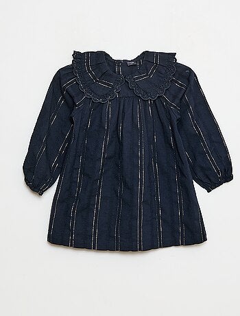 Robe légère avec fils brillants all over + col avec broderies