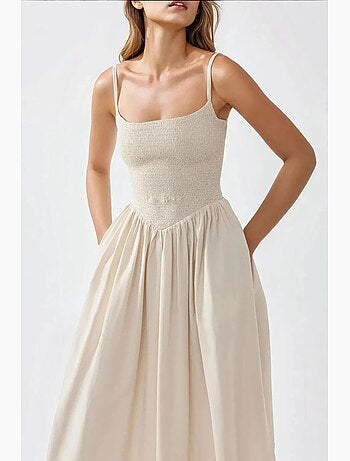 Robe longue à col carré et coupe a hiccup