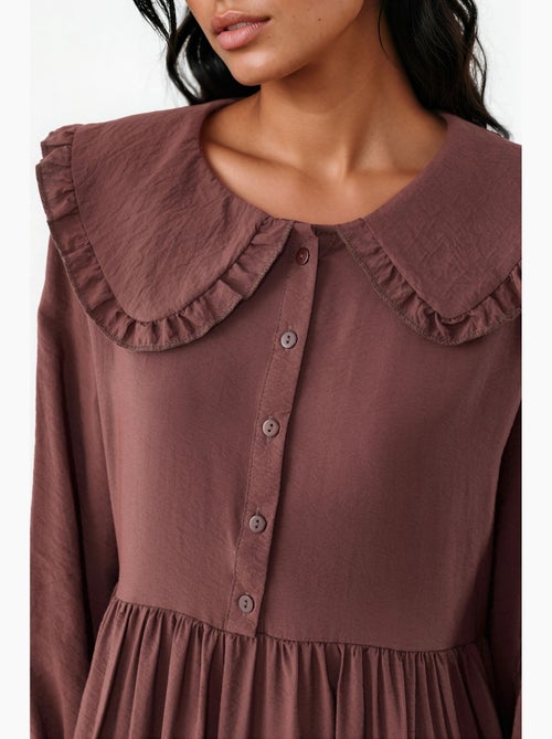 Robe longue à col claudine et fermeture à boutons bdart - Kiabi Robe longue à col claudine et fermeture à boutons bdart - Kiabi