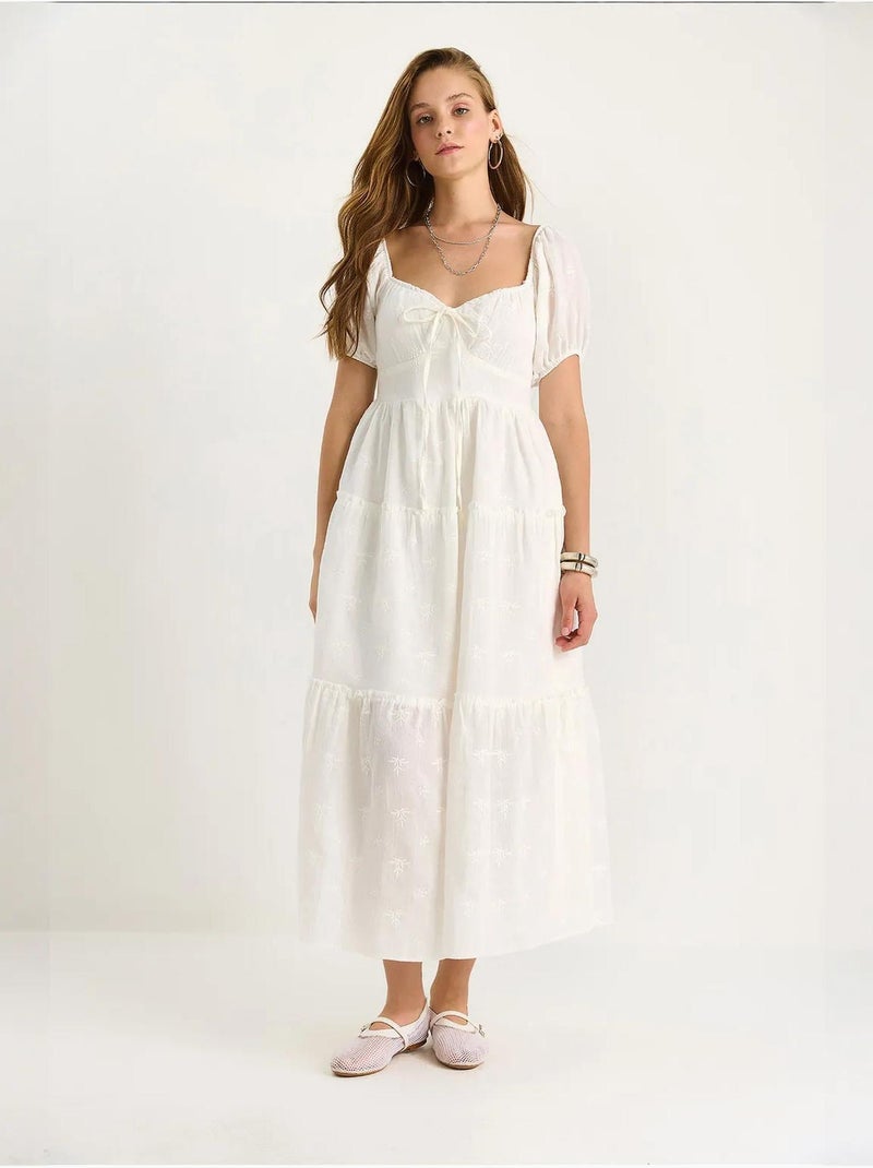Robe longue à col cœur brodé lucci Blanc - Kiabi