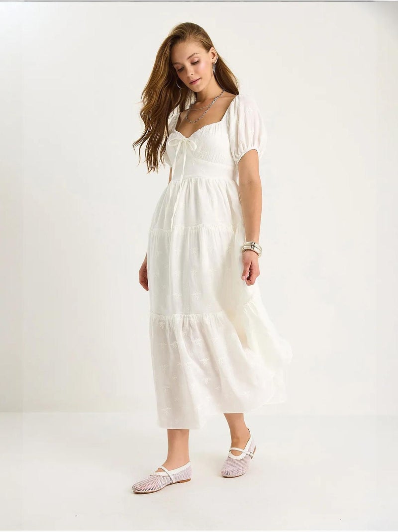 Robe longue à col cœur brodé lucci Blanc - Kiabi
