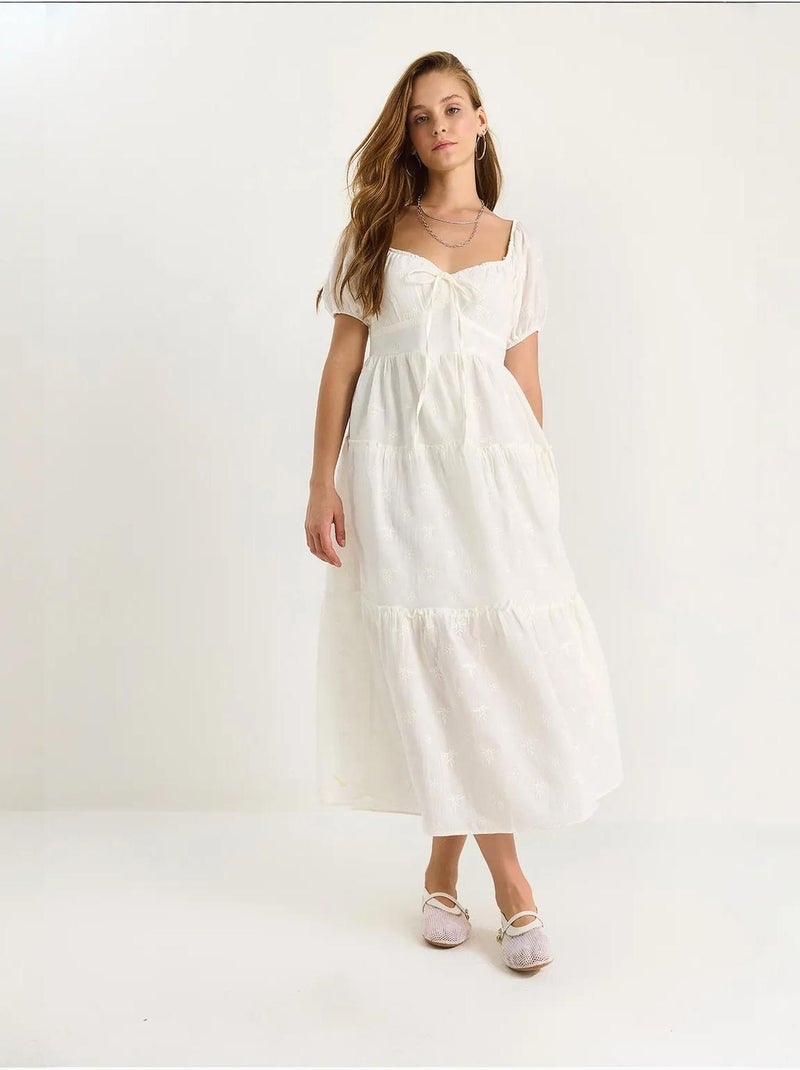 Robe longue à col cœur brodé lucci Blanc - Kiabi