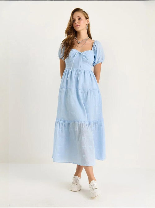 Robe longue à col cœur brodé lucci - Kiabi Robe longue à col cœur brodé lucci - Kiabi