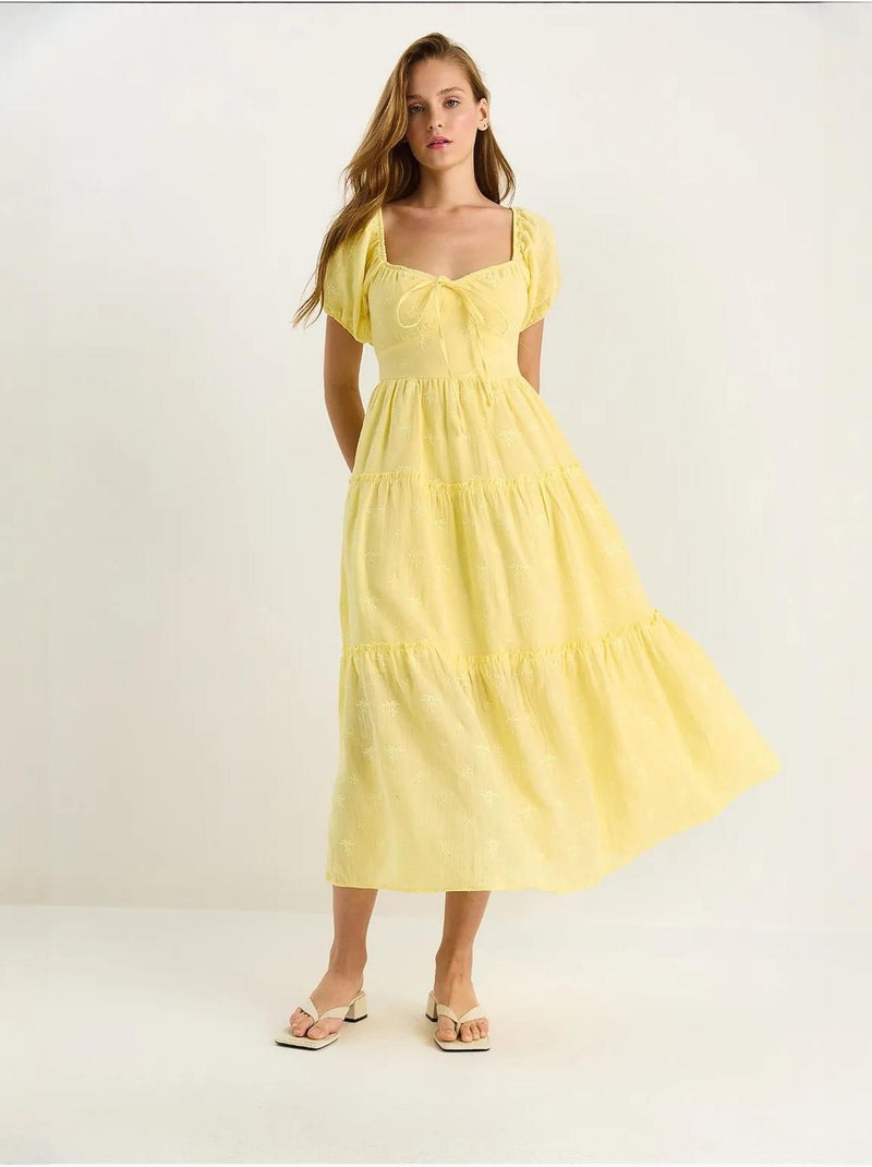 Robe longue à col cœur brodé lucci Jaune citron - Kiabi