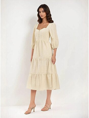 Robe longue à col cœur brodé