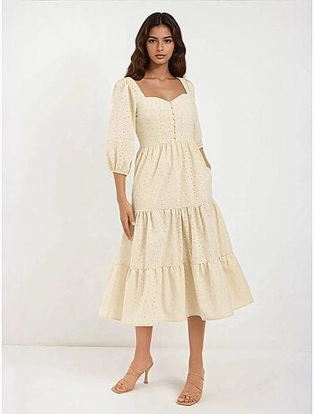 Robe longue à col cœur brodé