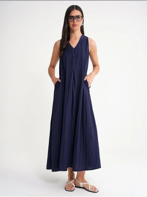 Robe longue à col en v en tissu seersucker mixray - Kiabi Robe longue à col en v en tissu seersucker mixray - Kiabi