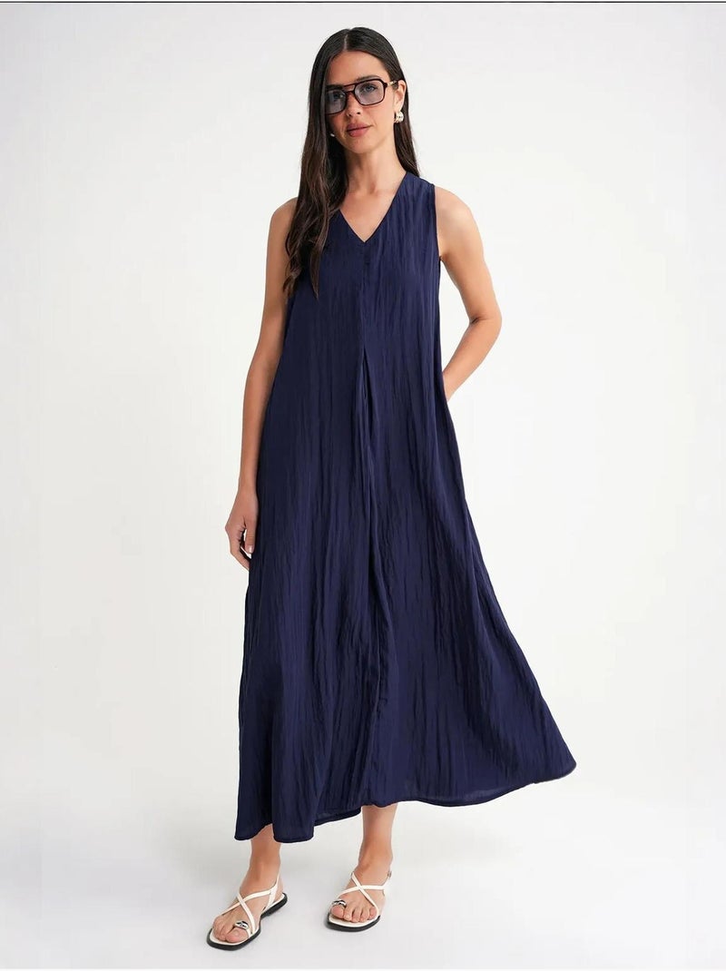 Robe longue à col en v en tissu seersucker mixray Bleu marine - Kiabi