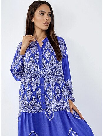 Robe longue à col en v et à motifs, fermeture boutonnée