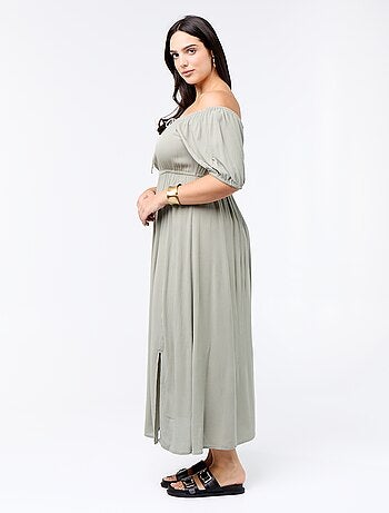 Robe longue à col rond décolleté