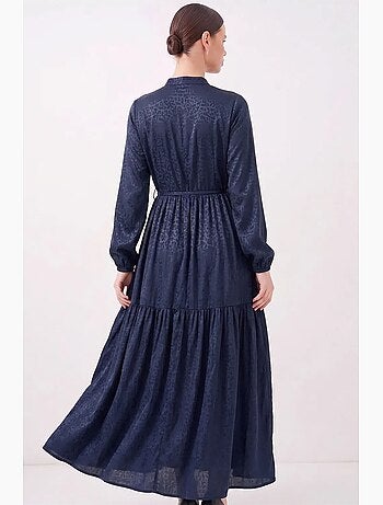 Robe longue à col rond, fermeture boutonnée et détails accessoires bdart