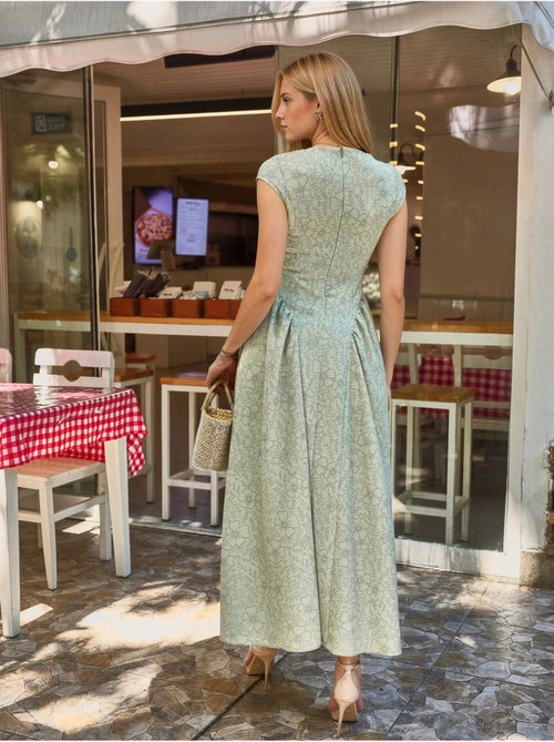 Robe longue à col roulé mi-long en jacquard floral - Kiabi Robe longue à col roulé mi-long en jacquard floral - Kiabi
