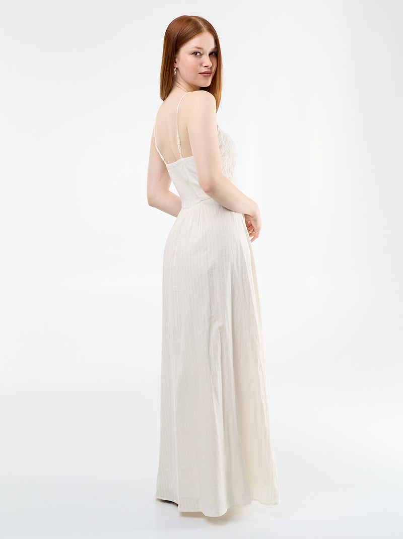 Robe longue à fines bretelles et broderies Blanc - Kiabi