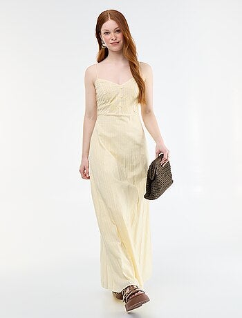 Robe longue à fines bretelles et broderies