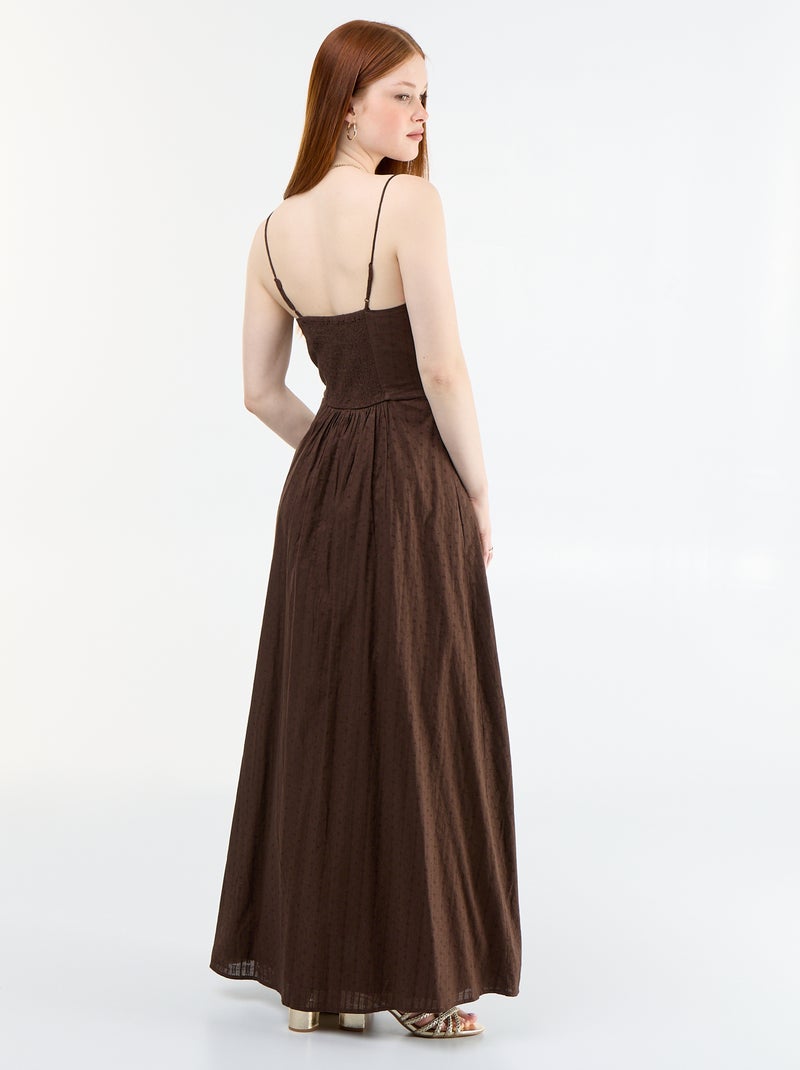 Robe longue à fines bretelles et broderies Marron - Kiabi