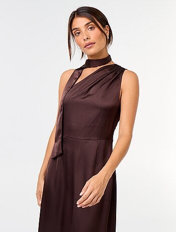 Robe longue à la coupe asymétrique