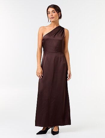 Robe longue à la coupe asymétrique