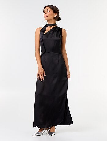 Robe longue à la coupe asymétrique