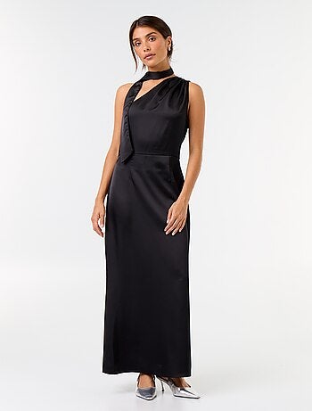 Robe longue à la coupe asymétrique