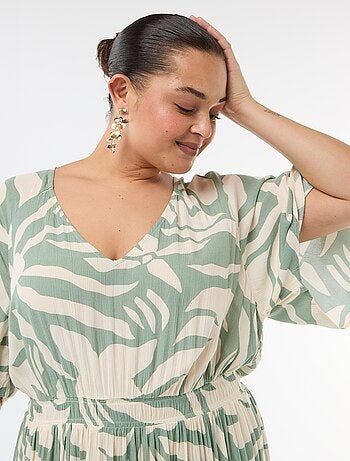 Robe longue à manches courtes en matière crêpée