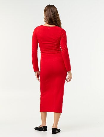 Robe longue avec bijou taille