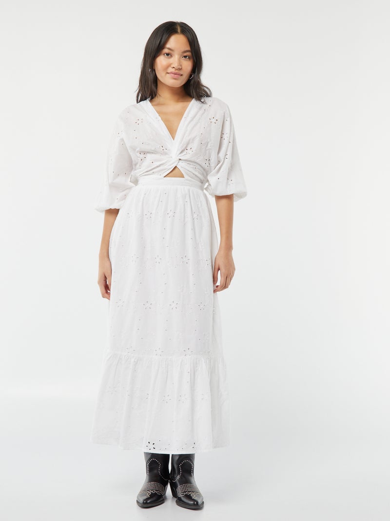 Robe longue avec broderie anglaise et volant à la base blanc - Kiabi