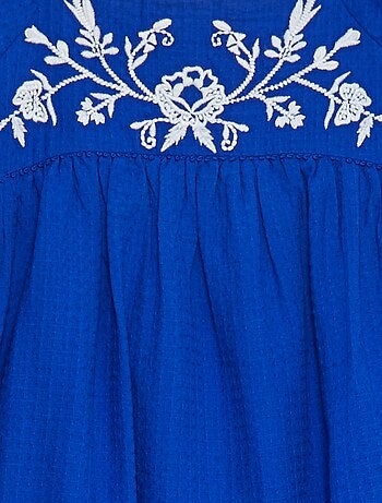 Robe longue avec broderies
