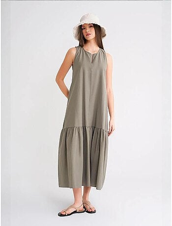 Robe longue avec col pointu et volants mixray