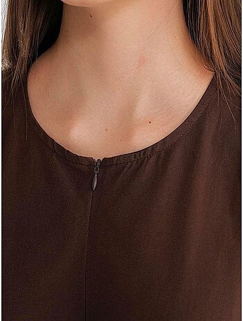 Robe longue avec col pointu et volants mixray