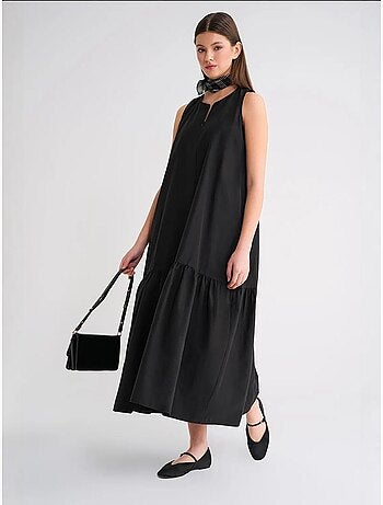 Robe longue avec col pointu et volants mixray