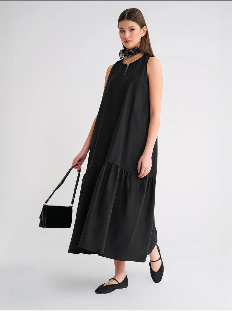 Robe longue avec col pointu et volants mixray Noir - Kiabi
