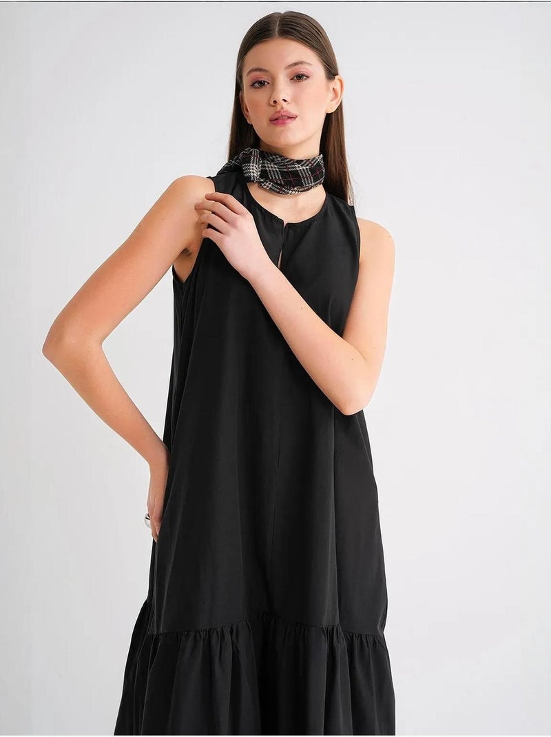 Robe longue avec col pointu et volants mixray Noir - Kiabi