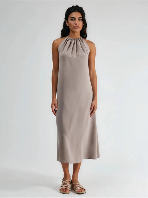 Robe longue avec détail drapé busem - Kiabi Robe longue avec détail drapé busem - Kiabi