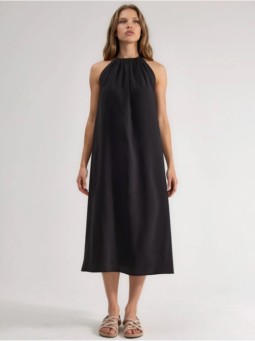 Robe longue avec détail drapé busem - Kiabi Robe longue avec détail drapé busem - Kiabi