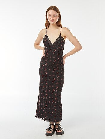 Robe longue avec détails en dentelles et motif