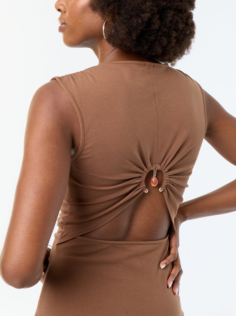 Robe longue avec dos nu et bijou fantaisie Marron - Kiabi