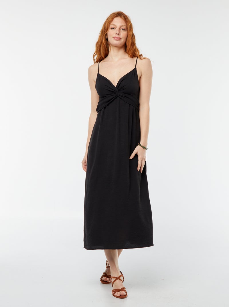 Robe longue avec un effet nouer et drapé devant noir - Kiabi