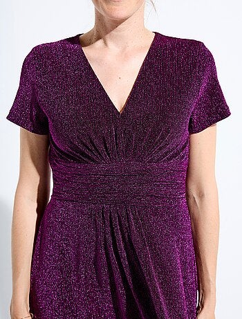 Robe longue brillante col V smockée dos