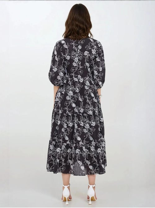 Robe longue brodée à col en cœur et manches bouffantes - Kiabi Robe longue brodée à col en cœur et manches bouffantes - Kiabi