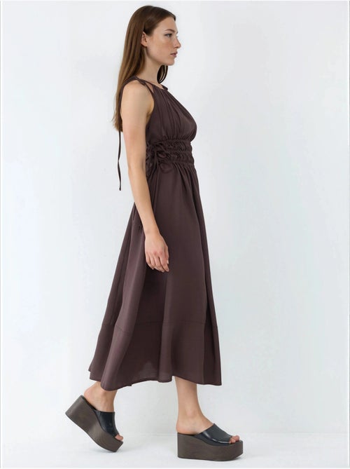 Robe longue bustier avec détails élastiques busem - Kiabi Robe longue bustier avec détails élastiques busem - Kiabi