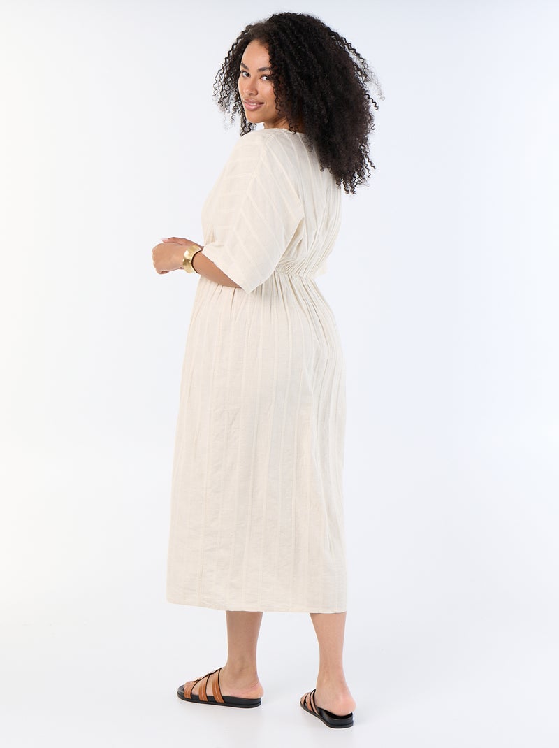 Robe longue col croisé avec bijou fantaisie Beige - Kiabi